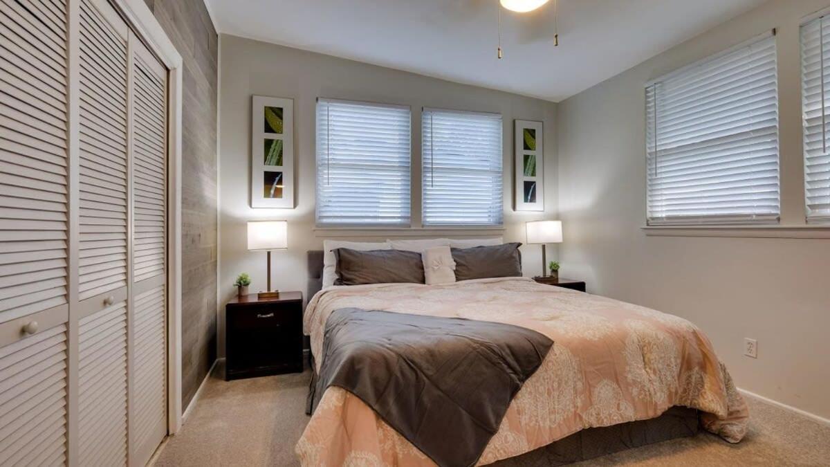 Halcyon Hangout-Mins To Downtown-Ping Pong-Pets Savannah Exteriör bild