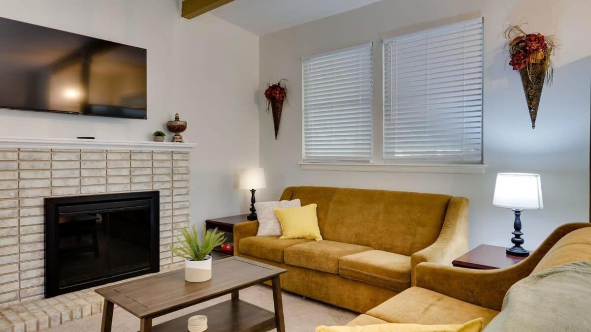 Halcyon Hangout-Mins To Downtown-Ping Pong-Pets Savannah Exteriör bild