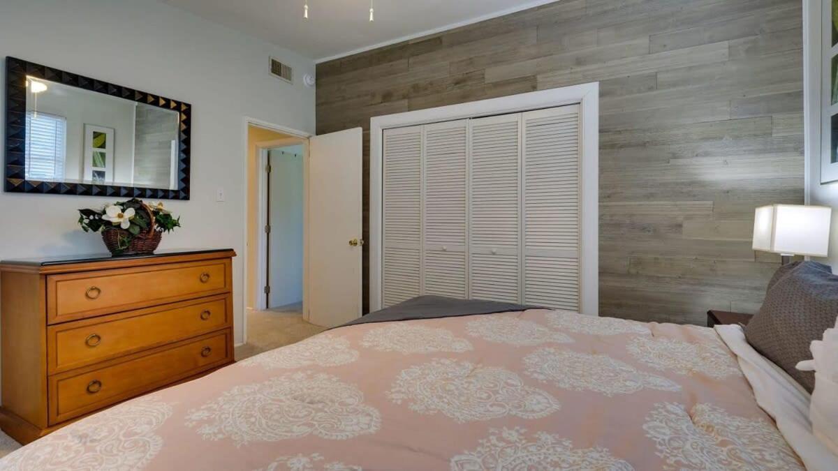 Halcyon Hangout-Mins To Downtown-Ping Pong-Pets Savannah Exteriör bild